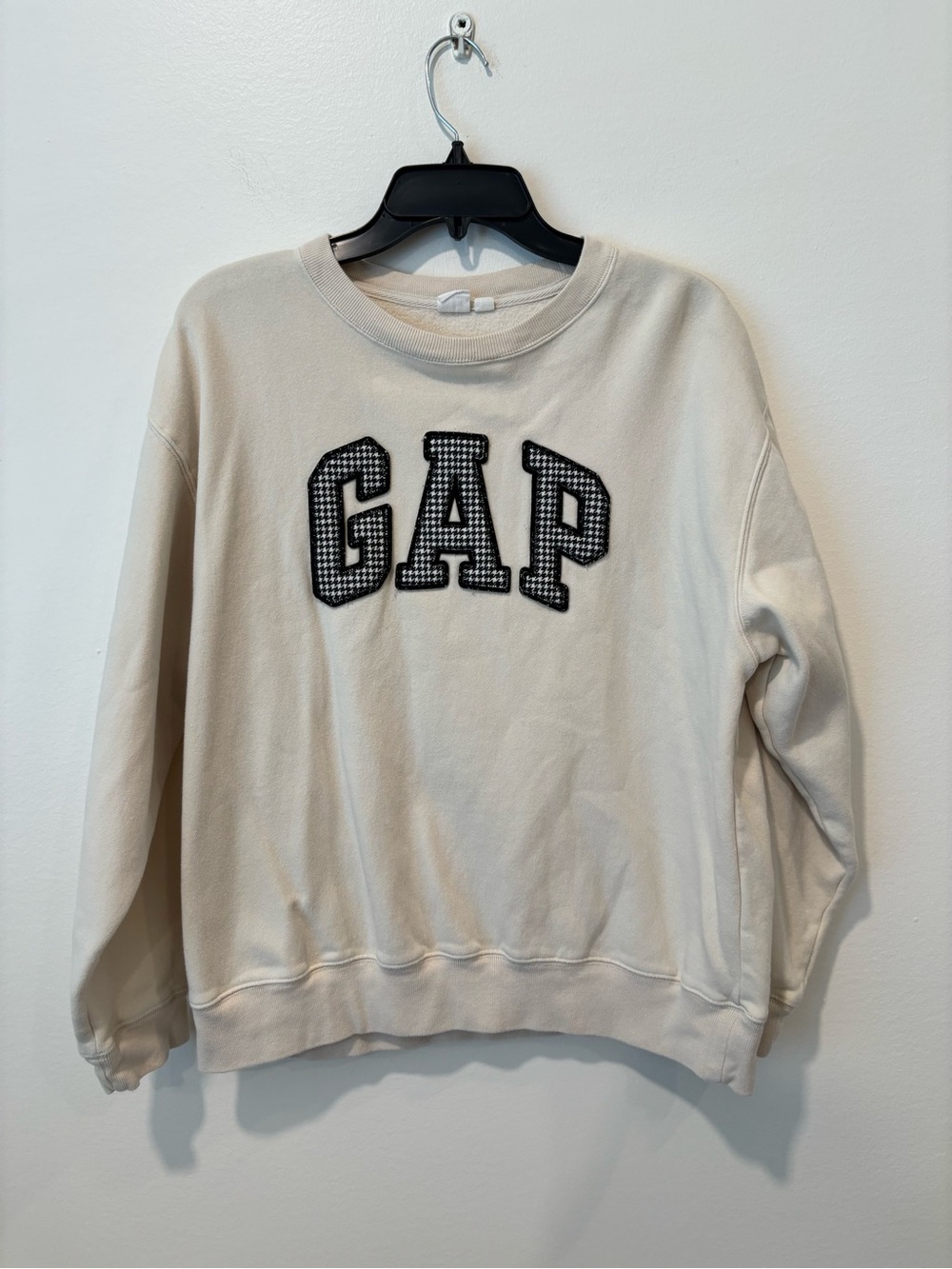 GAP Cream Crewneck Sweatshirt